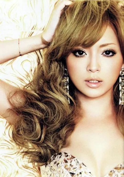 滨崎步出版半自传小说 分享多段情感经历引争议（滨崎步专访）